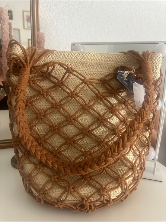 Universal Thread Handbags - Universal Thread Braided Net Straw Tote in Tan and Natural